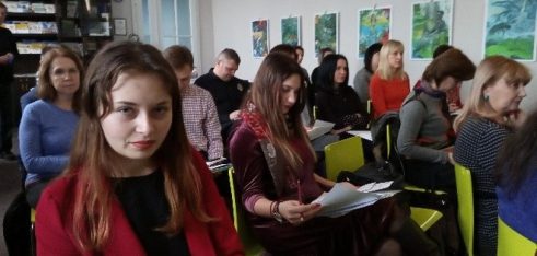 Фахівці з надання БПД Буковини долучилися до обговорення проблем жіночого політичного лідерства