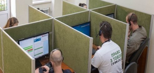 З початку року до контакт-центру в Чернівцях звернулося понад 20 тисяч громадян