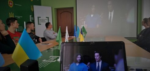 Про захист прав, професійну етику та особисті переконання : на Рівненщині продовжуються правові кінозали