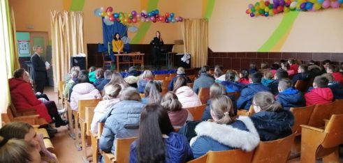 Відповідальність за розпиття алкогольних напоїв неповнолітніми