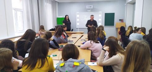 Працівники системи безоплатної вторинної правової допомоги у Київській області розповіли студентам Білоцерківського гуманітарно-педагогічного коледжу про кіберцькування