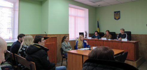 Захист прав споживачів обговорювали в Зарічному районному суді м. Суми в межах проєкту «Вас чекають в суді»