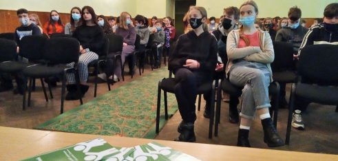 Про булінг та відновне правосуддя – школярам у Чернівцях