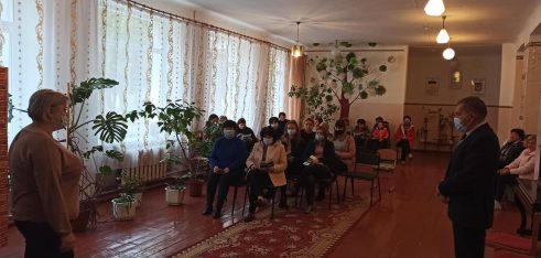 Педагогам Устилузького ліцею розповіли про зміни в земельному законодавстві