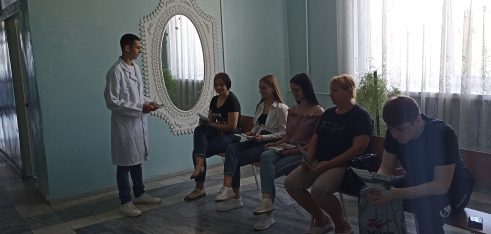 Волонтер Броварського місцевого центру з надання БВПД розповів про обов’язки та гарантії для медичних працівників