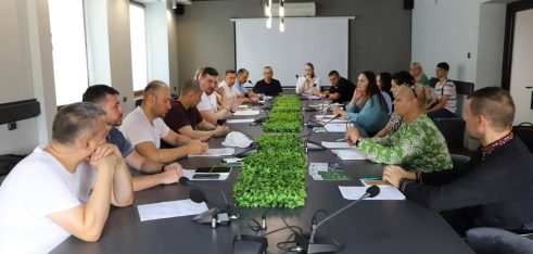 В Ужгороді радилися, як ефективніше вирішувати проблеми внутрішніх переселенців