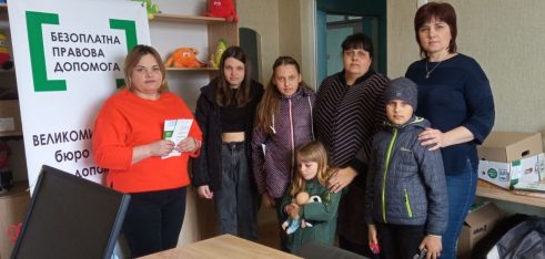 “Деякі внутрішньо переміщені особи отримають цей статус вдруге”, – юристка Великомихайлівського бюро правової допомоги