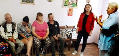 Про БПД та воєнні злочини говорили у Будинку нічного перебування бездомних осіб на Сумщині