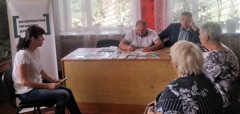 На Черкащині внутрішньо переміщеним особам розповіли про порядок отримання компенсації за пошкоджене або зруйноване майно внаслідок війни