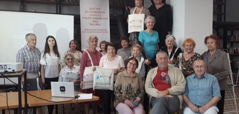 В Одесі юристка системи БПД та “IT-бабусі” провели захід для осіб похилого віку