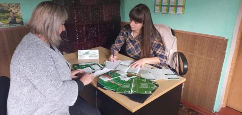 На Вижниччині юристи розповідали про сплату земельного податку неповнолітніми власниками землі