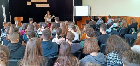 Чернівецьким школярам розповіли про булінг та відновне правосуддя