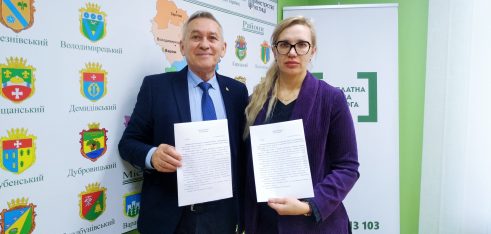 Василь Овдіюк підписав меморандум про співпрацю з регіональною координаторкою Уповноваженого з питань безвісти зниклих Оленою Хотенко