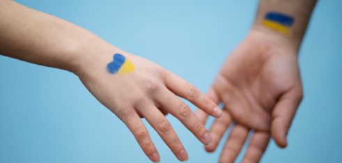 Звільнені з полону українці та родичі тих, хто досі у полоні, мають право на безоплатну правову допомогу: як отримати