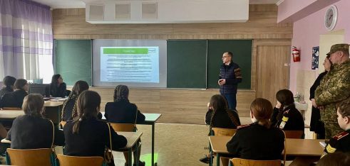 Ліцеїстам Ковельського обласного ліцею з посиленою військово-фізичною підготовкою імені Героїв Небесної Сотні розповіли про особливості юридичної відповідальності неповнолітніх
