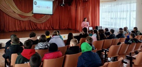 В Рені школярам розповідали про мінну небезпеку