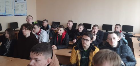 В Ковелі фахівці системи безоплатної правової допомоги говорили із студентами про булінг та Програму відновлення для неповнолітніх