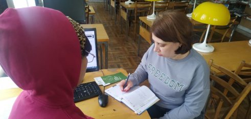 Хмельницький: відвідувачі та працівники бібліотеки отримали консультації зі спадкового та сімейного законодавства