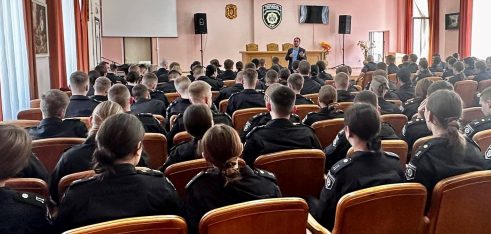 Ліцеїстам столичного юридичного ліцею розповіли про механізми захисту своїх прав та можливості системи безоплатної правової допомоги