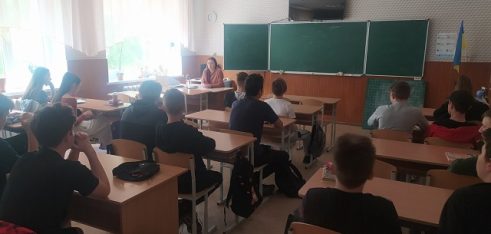 Підвищуємо правову обізнаність школярів  Полтавщини