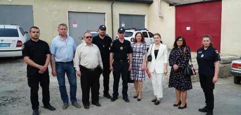 У Кременці фахівчиня системи БПД долучилась до інспектування ізолятора тимчасового тримання