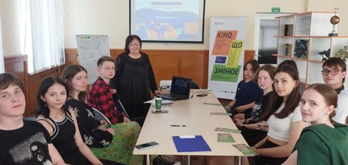 Правила безпечного інтернету пояснювали підліткам на Житомирщині