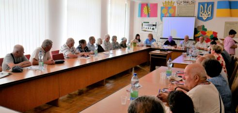 Фахівці системи БПД Чернігівщини підвищують правову обізнаність ветеранів війни та людей похилого віку