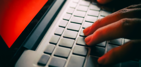 “Кібернасильство: знаємо та протидіємо”: в Україні стартує інформаційна кампанія до “16 днів проти насильства” 